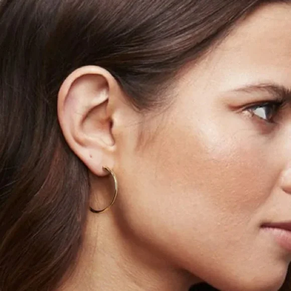 Pavoi Nickel Free Gold Hoop Earrings New in Box - Picture 3 of 5